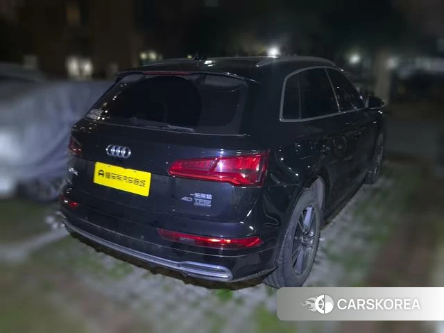 Audi Q5L 2020 Черный из Китая, фото 6