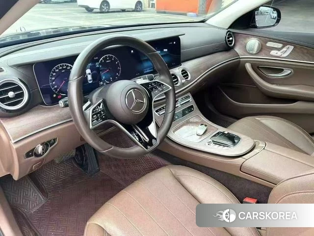 Mercedes-Benz E-class 2023 Черный из Китая, фото 6
