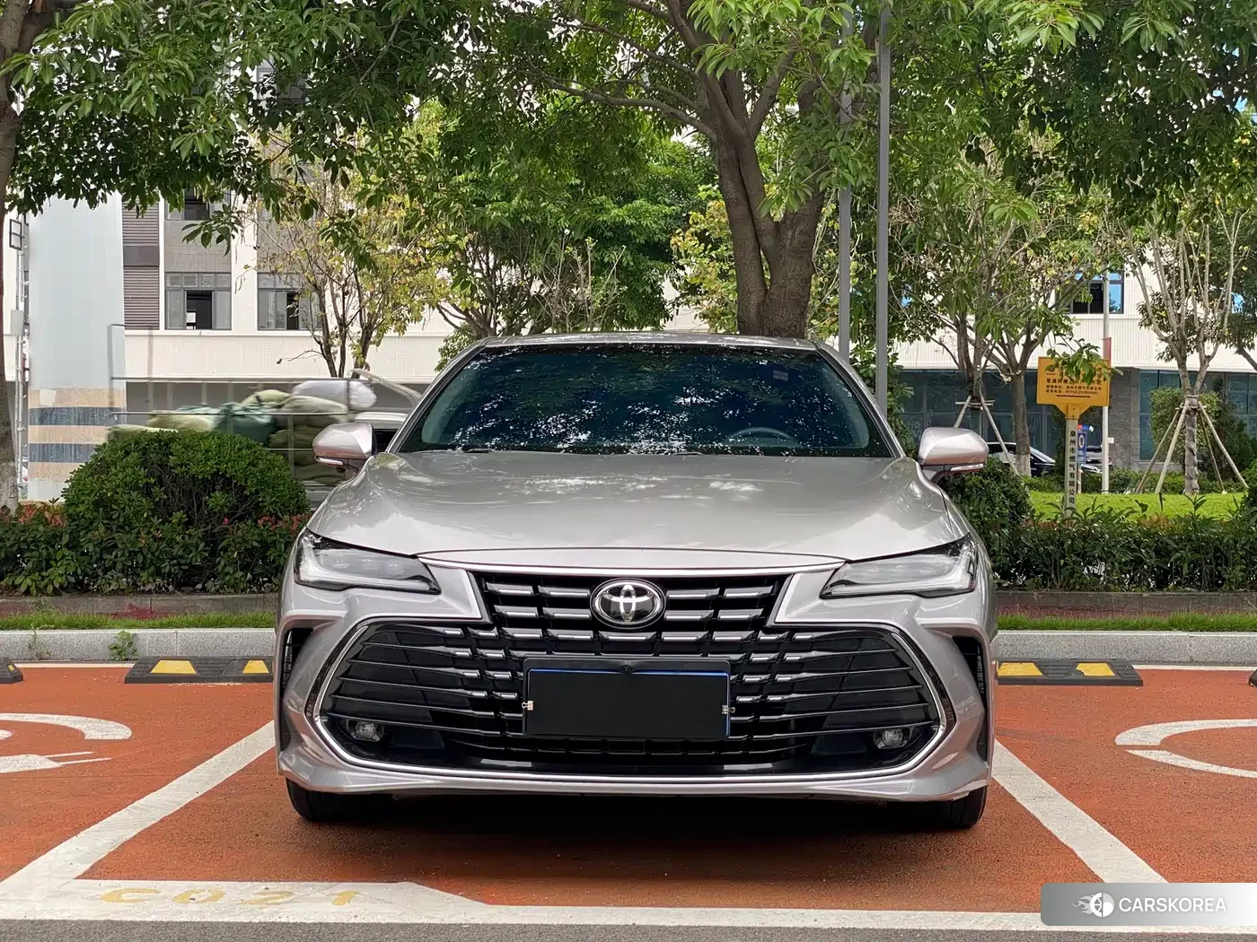 Toyota Avalon 2024 Silver/gray из Китая, фото 6