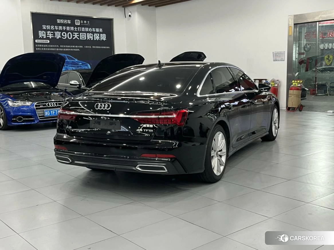 Audi A6L id 4473791 из Китая 9