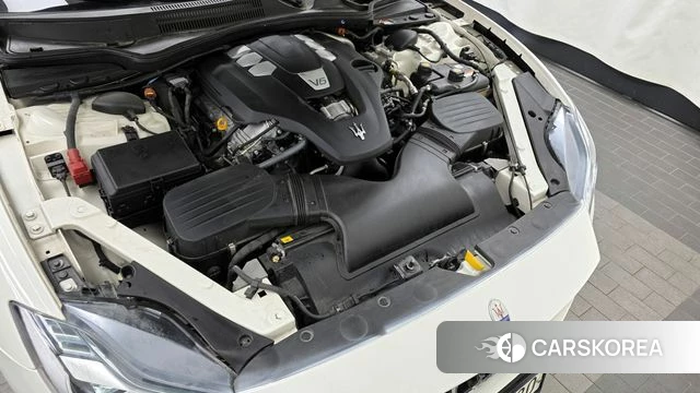 Maserati Quattroporte id 3904722 из Кореи 16