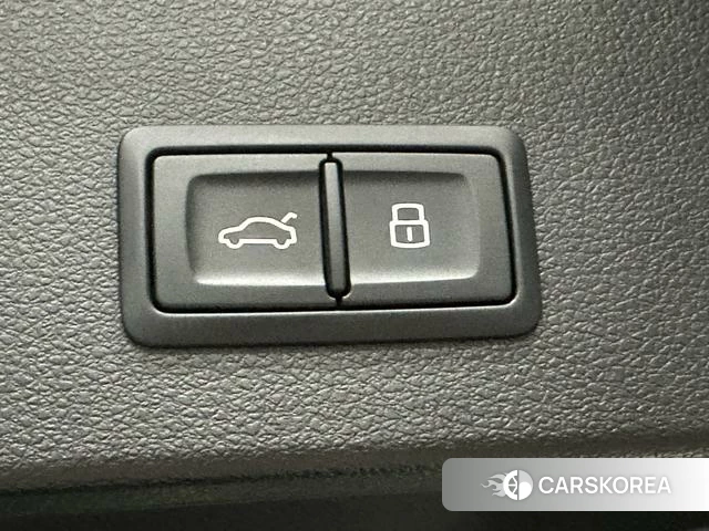 Audi Q2L id 4359484 из Китая 19