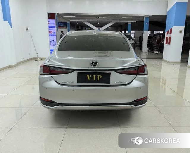 Lexus ES id 4219900 из Китая 14