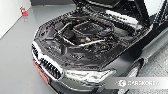 BMW 5 Series (G30) id 3128344 из Кореи 16