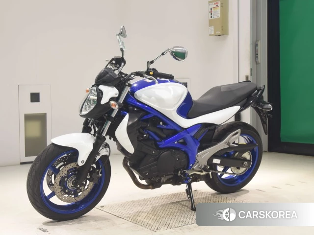 Проданный Suzuki GLADIUS 400 2011 из Японии, фото 3