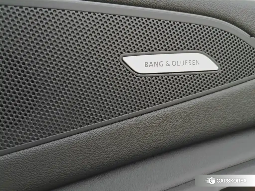 Audi Q6L id 4515283 из Китая 29