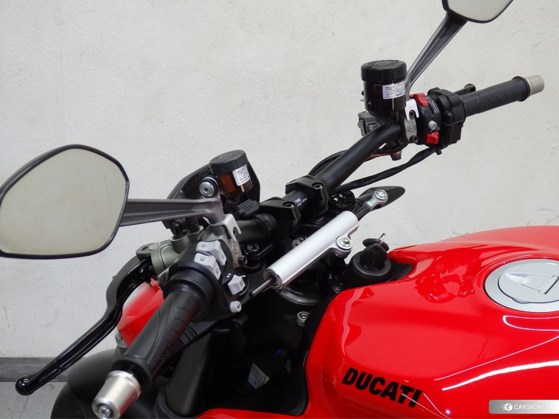 Проданный Ducati STREETFIGHTER V2 id 4365531 из Японии, фото 26