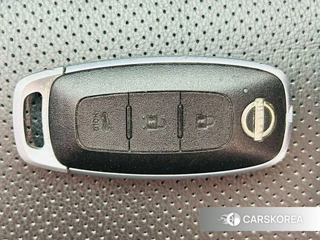 Nissan ARIYA id 4261257 из Китая 22