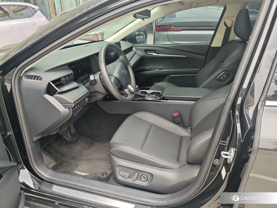 Toyota Camry 2025 Черный из Китая, фото 6