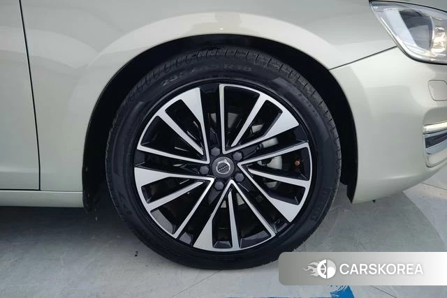 Volvo S60 id 3919318 из Китая 13