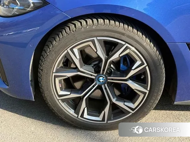 BMW i4 id 3733573 из Кореи 16