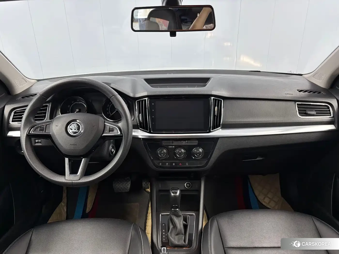 Skoda Komick 2023 Белый из Китая, фото 6