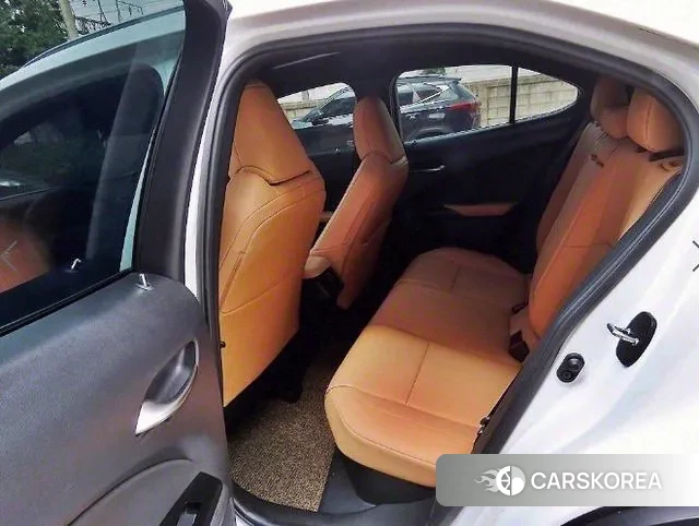 Lexus UX250h id 2978926 из Кореи 16