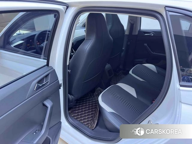 Volkswagen Polo id 4359224 из Китая 16