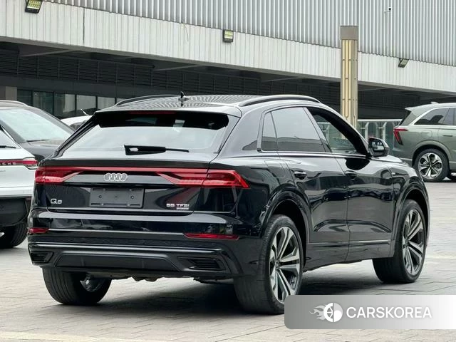 Audi Q8 2021 Черный из Китая, фото 6