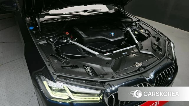 BMW 5 Series (G30) id 3915422 из Кореи 16