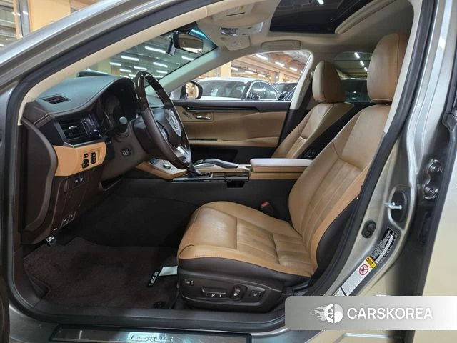 Lexus New ES300h id 3814384 из Кореи 16