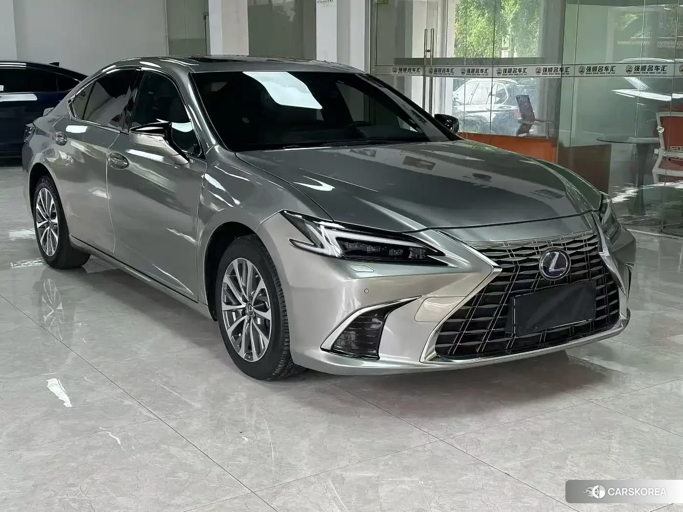 Lexus ES 2025 Silver/gray из Китая, фото 6