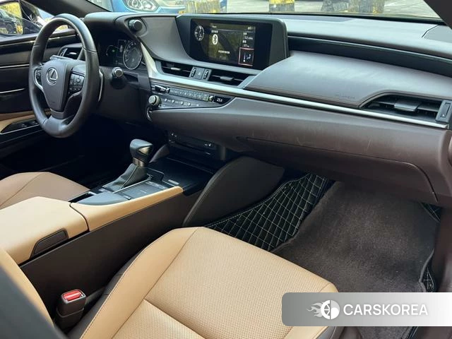 Lexus ES id 4277951 из Китая 7