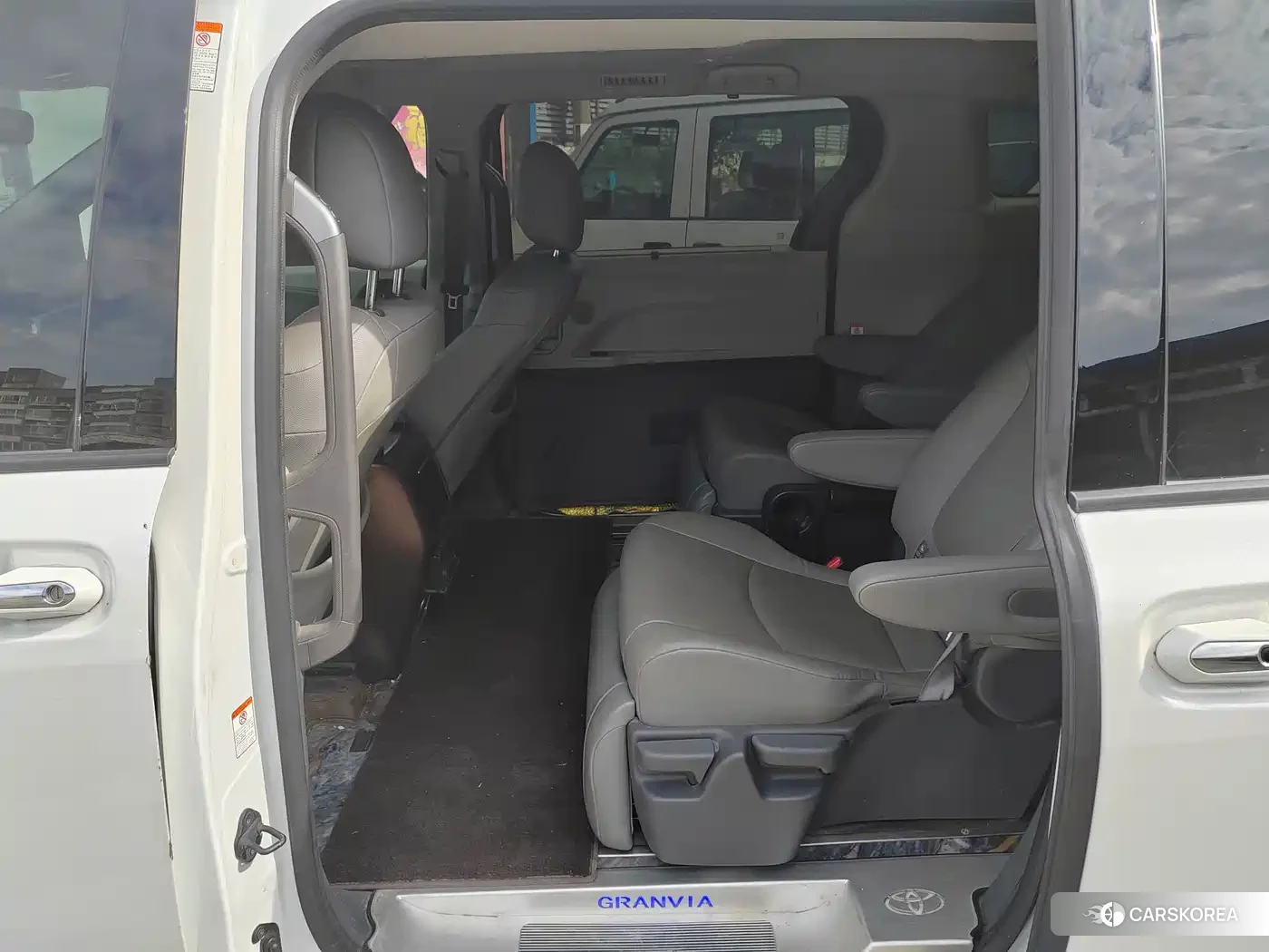 Toyota Granvia 2023 Белый из Китая, фото 6