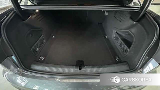 Audi A4L id 4298339 из Китая 14