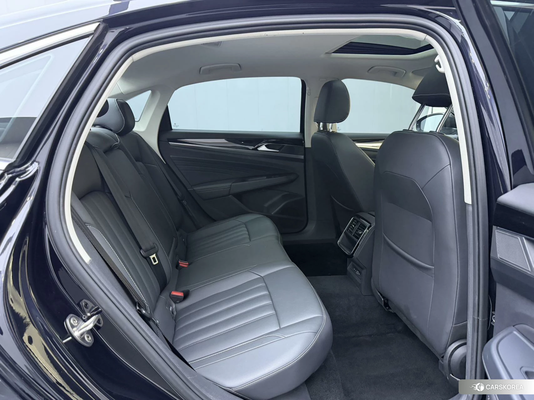 Volkswagen Passat id 4486219 из Китая 8