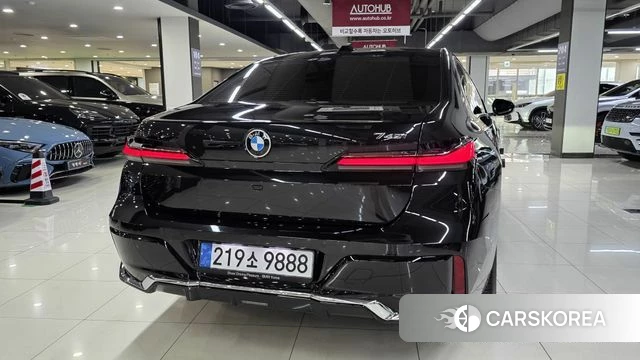 BMW 7 Series (G70) id 4280944 из Кореи 16