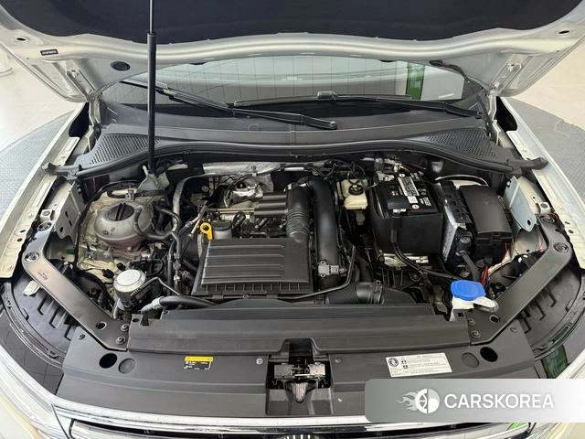 Volkswagen Tiguan L id 4276332 из Китая 17