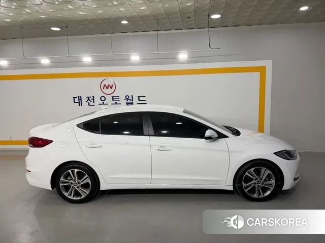 Hyundai Avante AD id 3340604 из Кореи 16