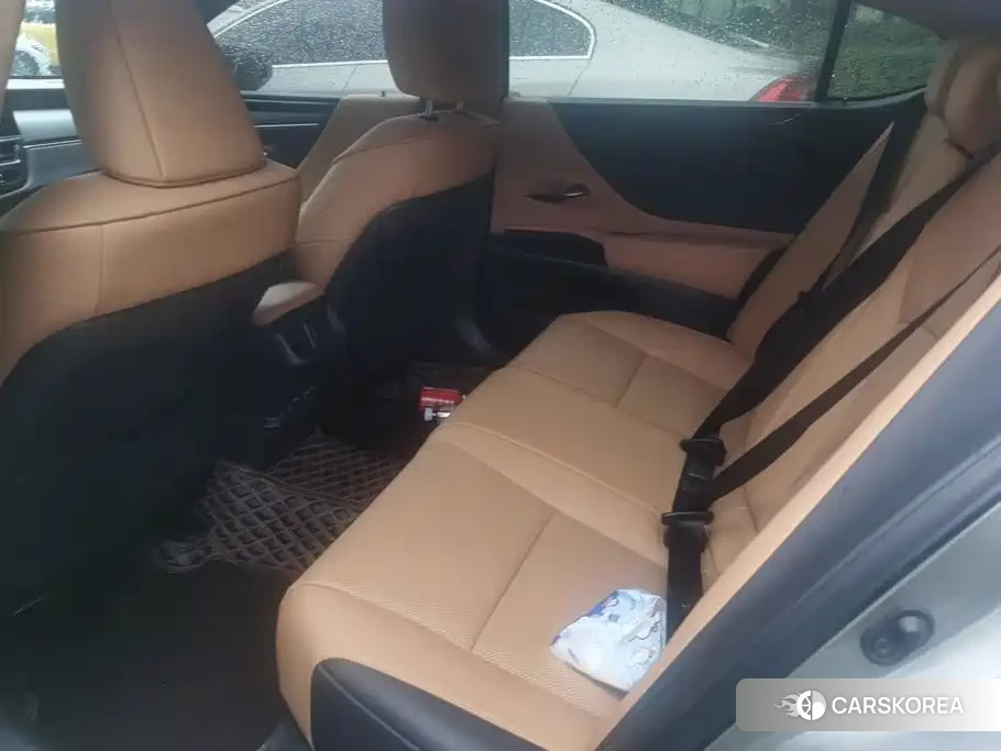 Lexus ES id 4576381 из Китая 12