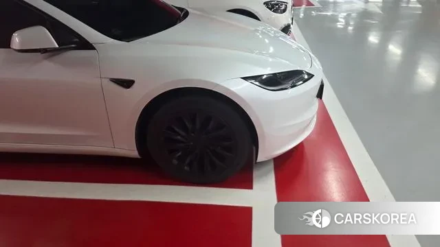 Tesla Model 3 2024 Белый из Кореи, фото 6