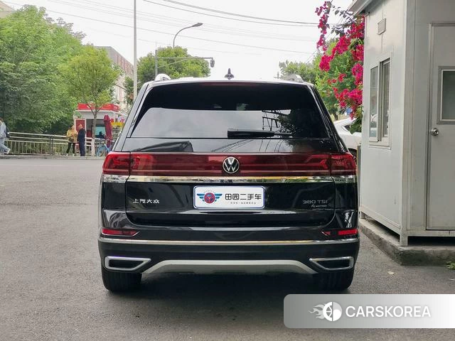 Volkswagen Tourang 2023 Черный из Китая, фото 6