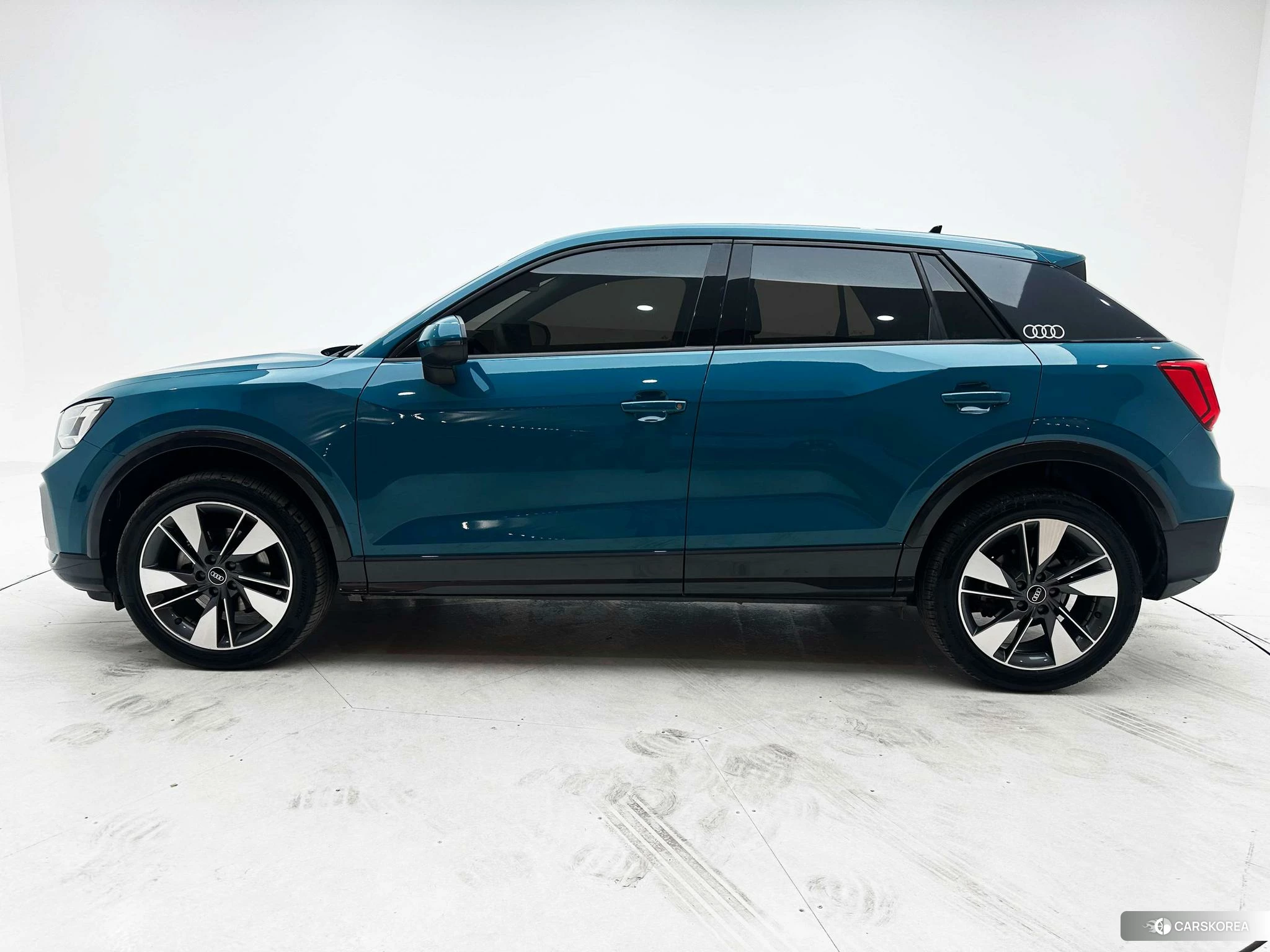 Audi Q2L id 4413275 из Китая 21