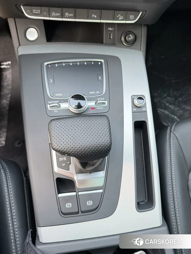 Audi Q5L id 4228470 из Китая 20