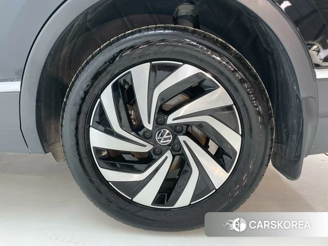 Volkswagen Tiguan L id 4374568 из Китая 24