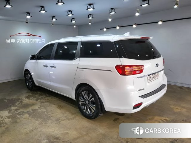 Kia The New Carnival id 4511733 из Кореи 16