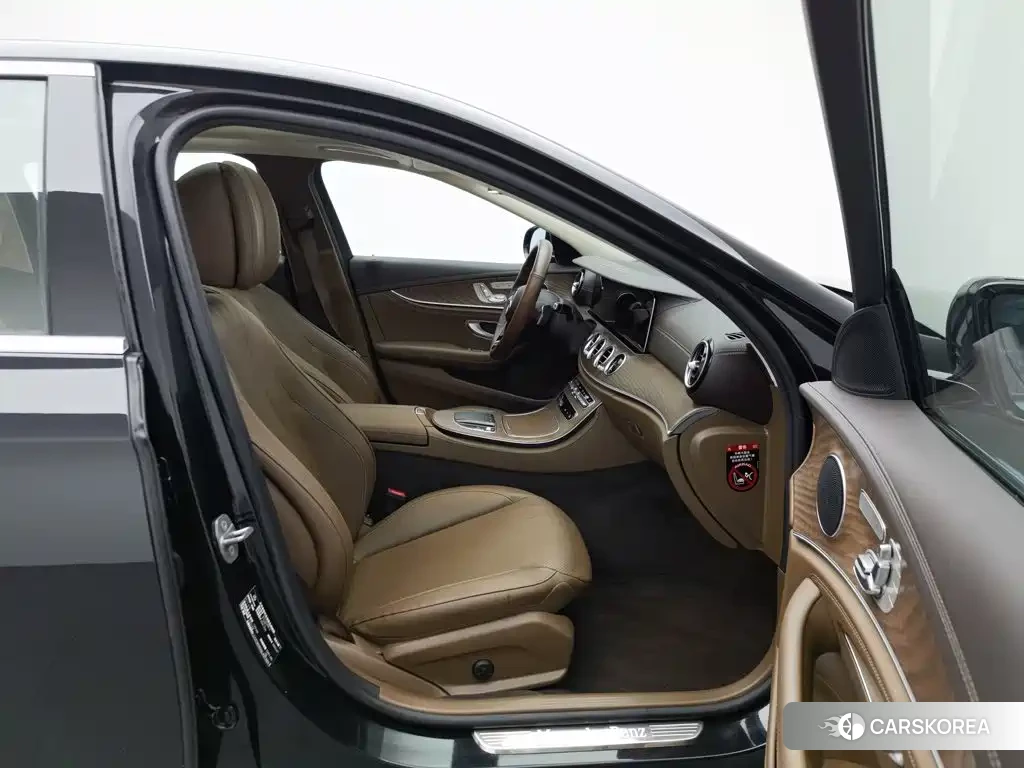 Mercedes-Benz E-Class id 4669499 из Китая 21