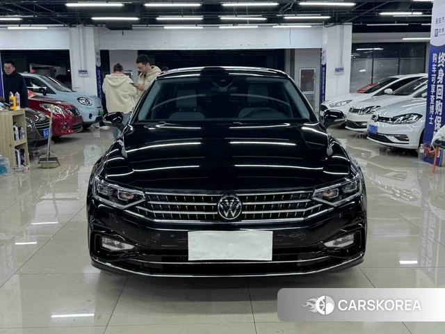 Volkswagen Magotan 2024 Черный из Китая, фото 6