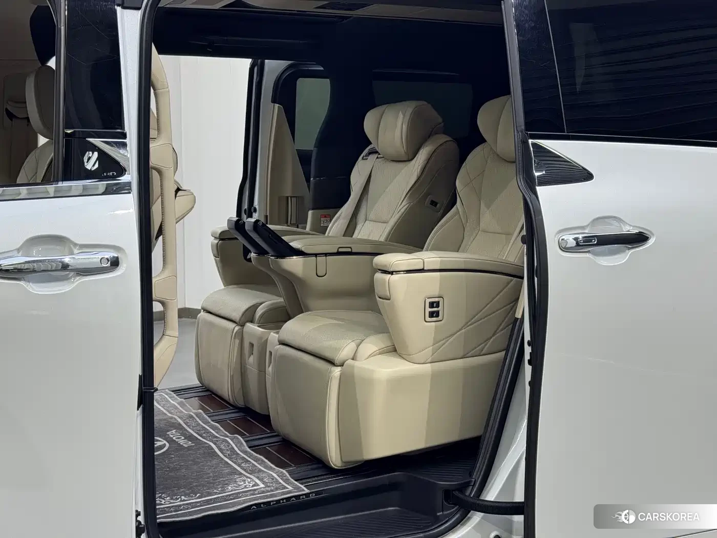 Toyota Elfa id 4644661 из Китая 13