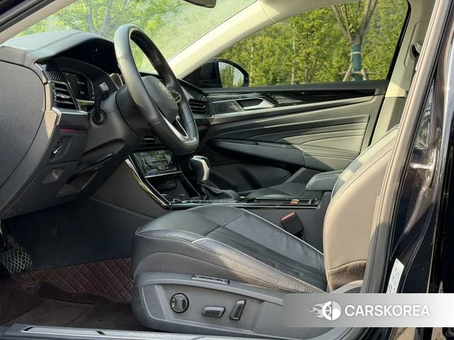 Volkswagen Passat id 4240922 из Китая 9