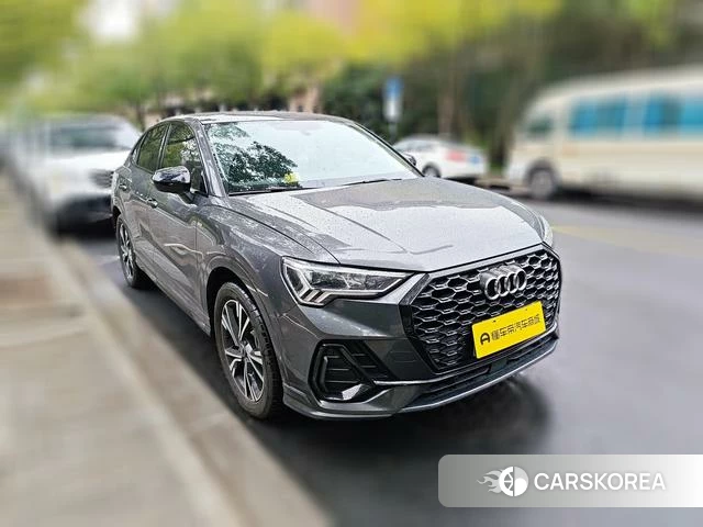 Audi Q3 Sportback 2023 Темно-серый из Китая, фото 6