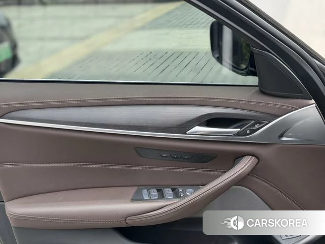 BMW 5 series id 4359257 из Китая 12