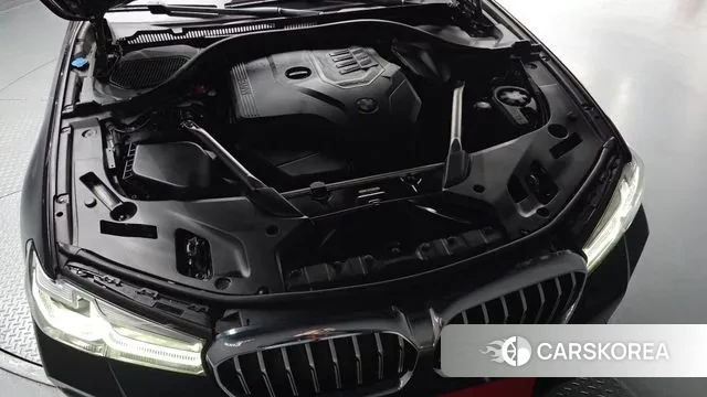 BMW 5 Series (G30) id 3349963 из Кореи 16