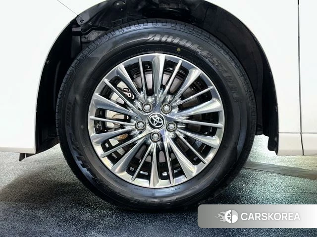 Toyota Elfa id 4358889 из Китая 17