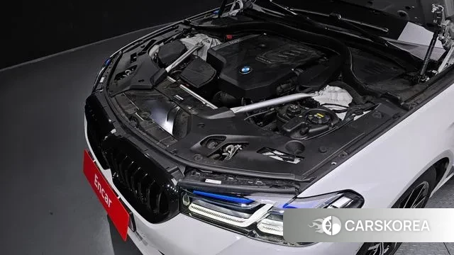 BMW 5 Series (G30) id 3539230 из Кореи 16