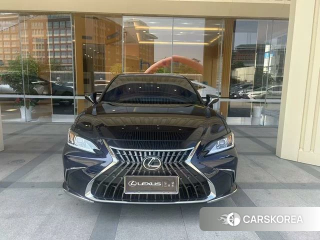 Lexus ES id 4259918 из Китая 9