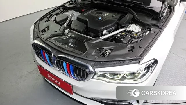 BMW 5 Series (G30) id 3687299 из Кореи 16