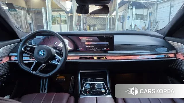 BMW i7 (G70) 2023 Серебряный из Кореи, фото 6