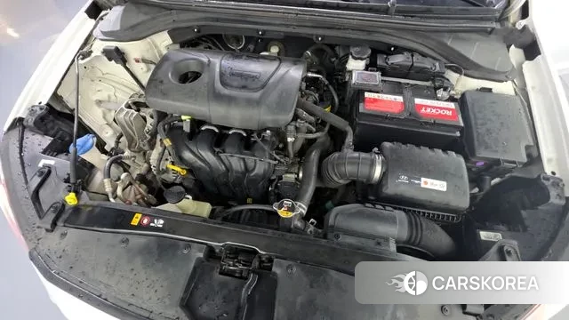 Hyundai Avante AD id 3014045 из Кореи 16