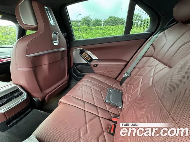 BMW 7 Series (G70) id 2857976 из Кореи 16